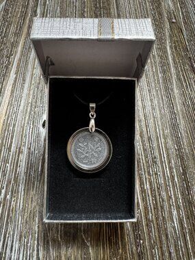 1991 Japanese 1 Yen Coin Pendant - Artisan Vintage Coin Resin Necklace